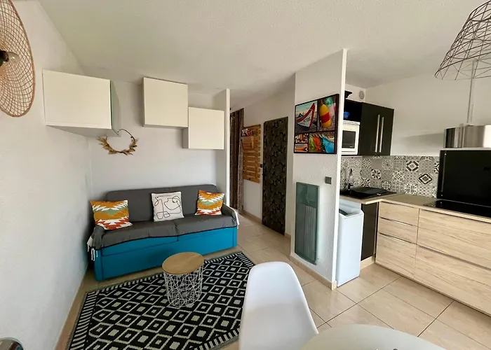 Cosy, Au Pied De La Du Grazel. *